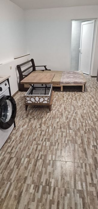 Отдава се студио(стая) под наем