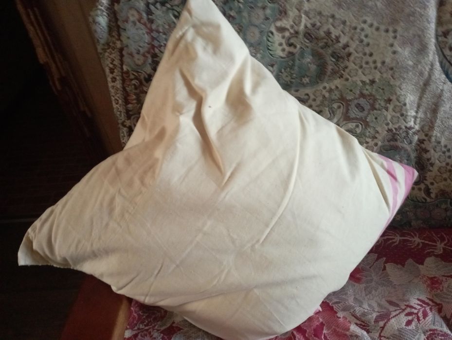 Подушки думочки разные