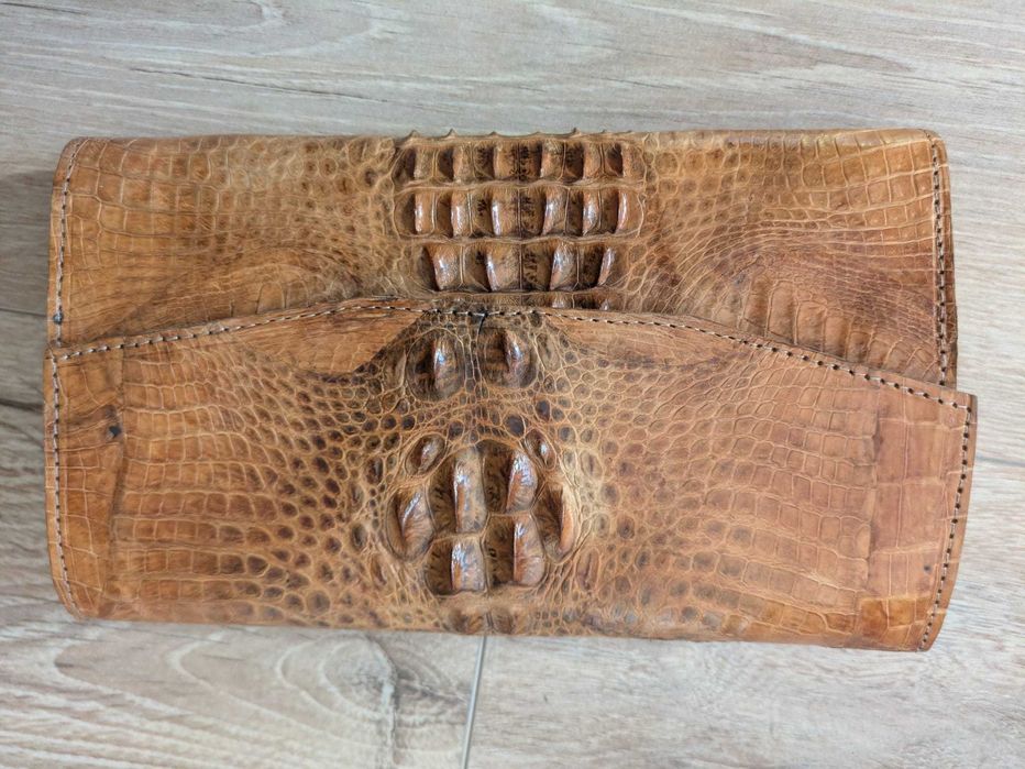 vand portofel barbatesc si de dama original din piele de crocodil (crocodil intreg, nu imprimeu)