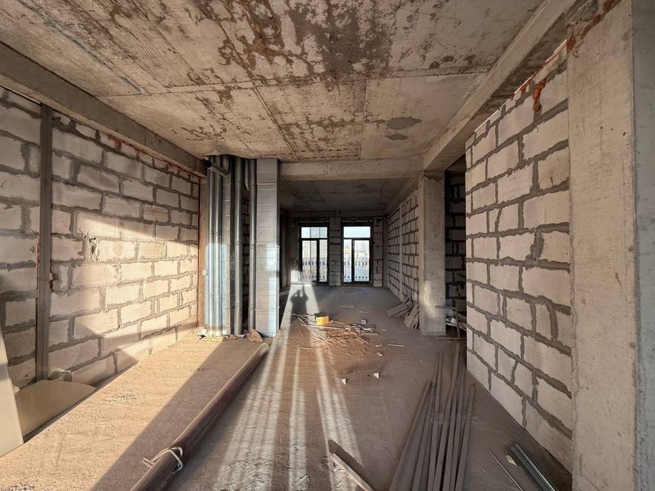 Новостройка SkyLine Tower 2 комнатная 5 этаж, 73м2. Коробка. Сквозная