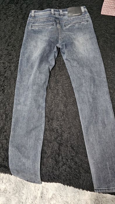 Продам двое джинс