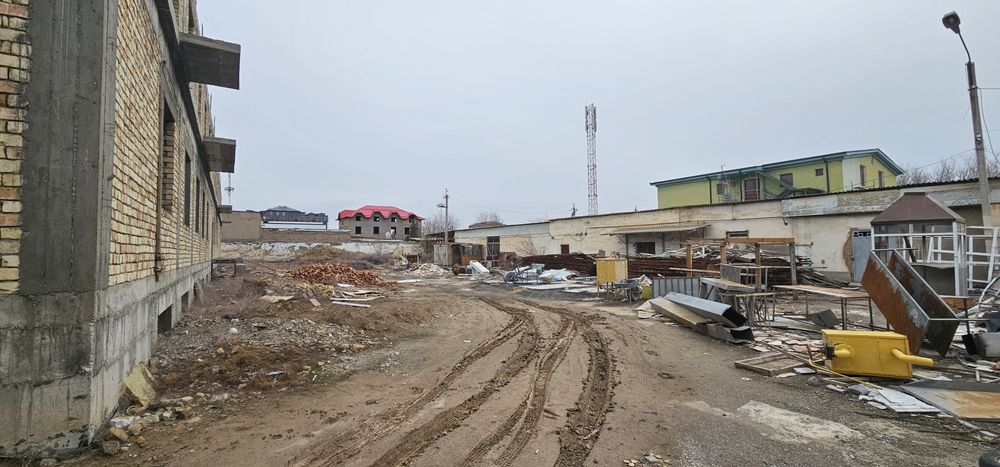 КАРШИ ШАХАРДАН  ПАХТАЗОРДАН 42 сотих ер ва биноси билан