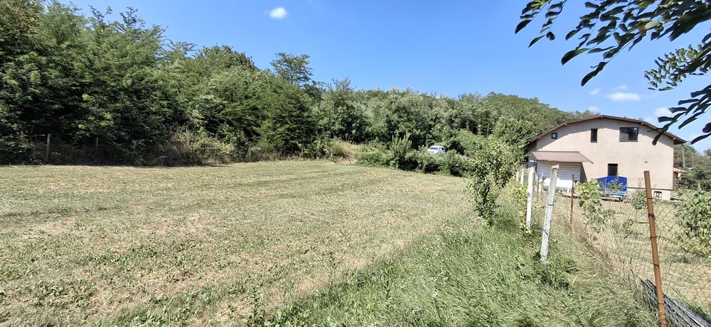 Teren intravilan ,zona linistita !