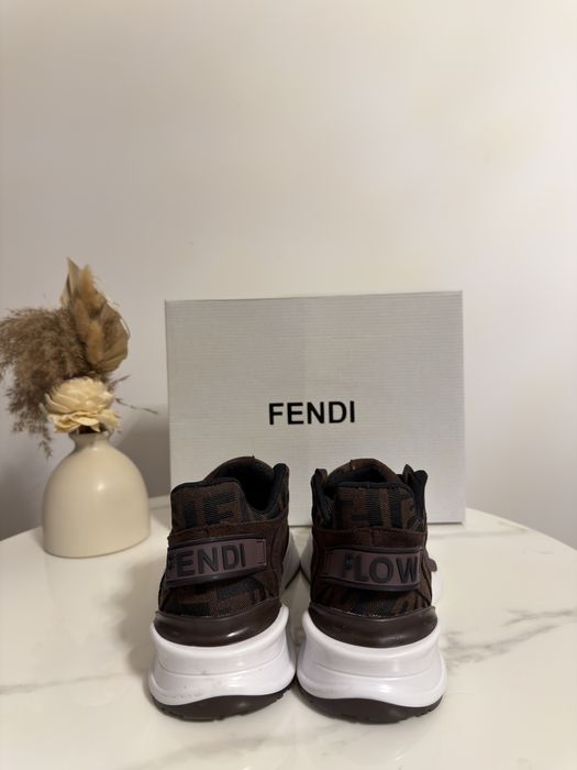 Adidasi F E N D I Flow Dark Brown