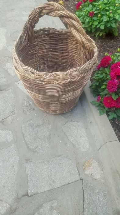 Плетени кошници .Плетена чанта-2 броя.