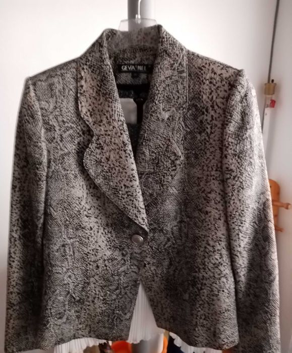 Дамски сака и блузи, внос от Италия