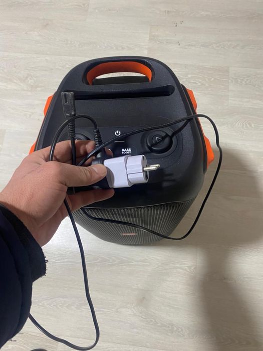 Колонка jbl partyBox