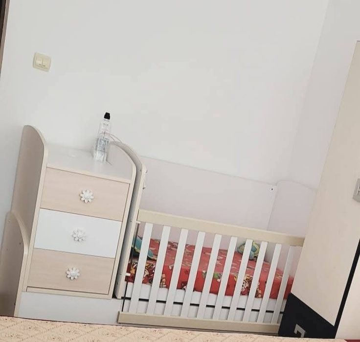 Vând pătuț pentru bebe