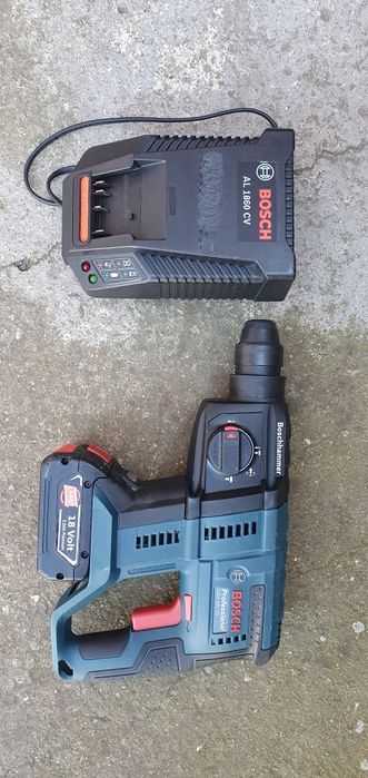 Ciocan rotopercutor bosch profesional.