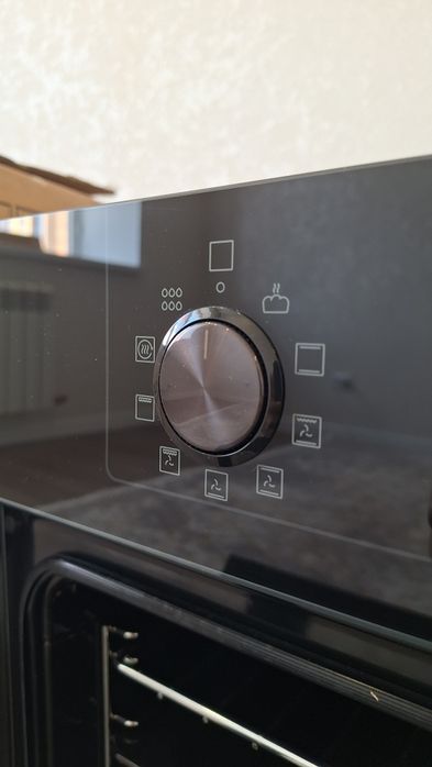 Продам духовку Haier новый