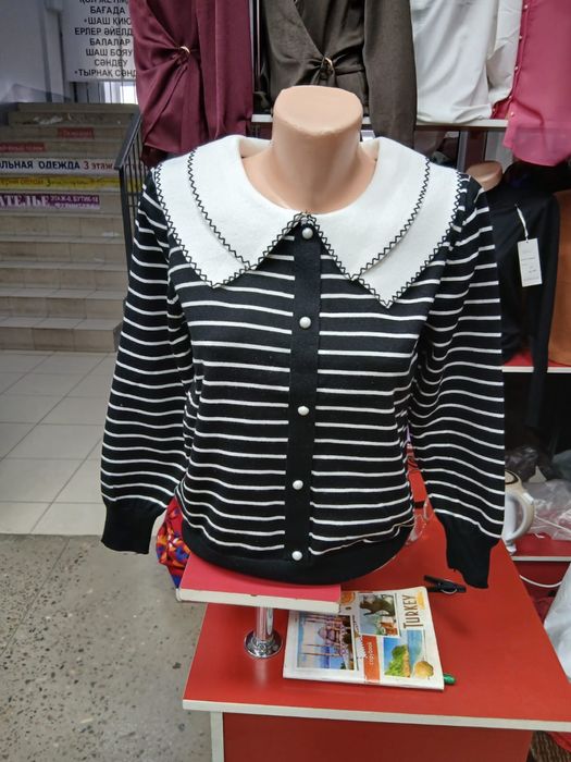 Продам женскую кофту