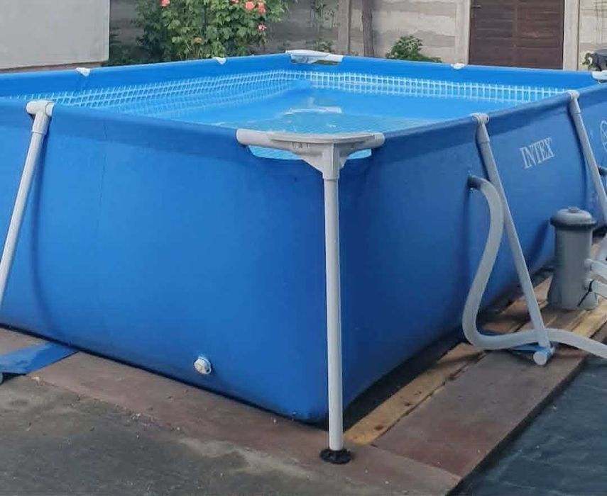 Piscina Intex 3m x2m x0.75m +accesorii (stare foarte buna)