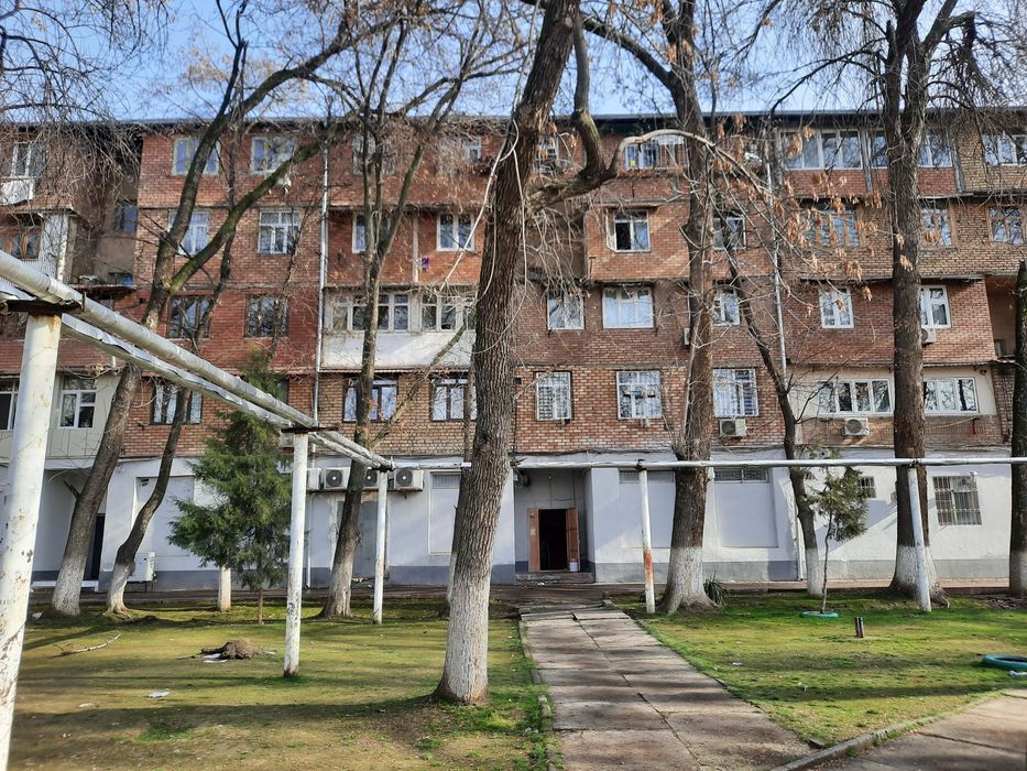 Чилонзорда 2-Хоналик Уй Сотувда Мевазор махалла Метро Олмазор