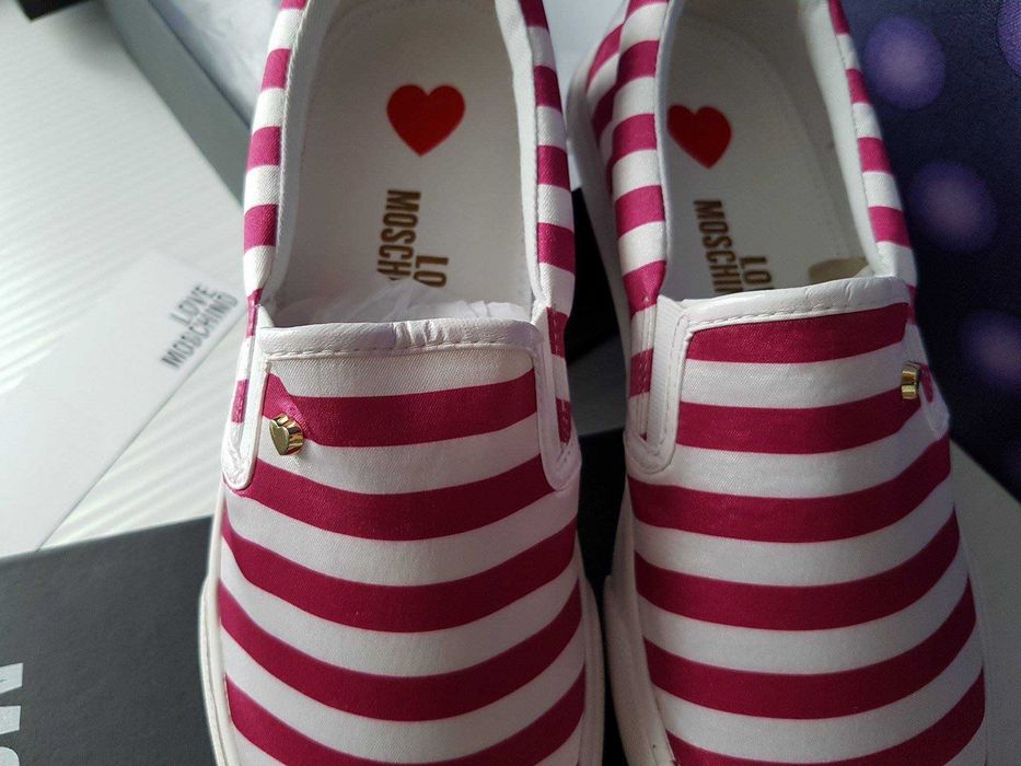 LOVE MOSCHINO нови и оригинални