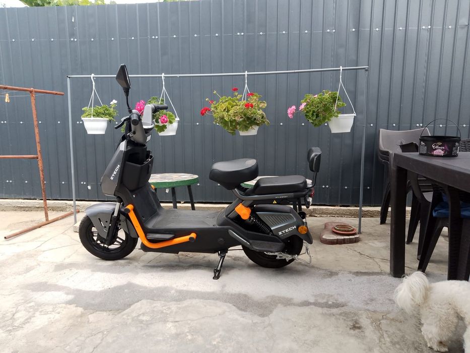 Vand scuter electric