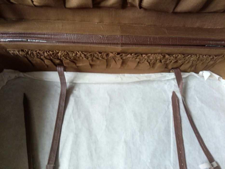 Кожен куфар с ключета