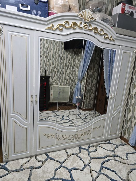 Спальний гарнитур