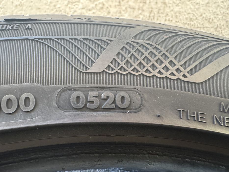 Автомобилни гуми 245 45 17 Vredestein