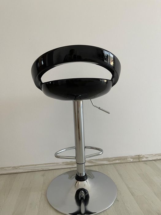 Scaun negru ajustabil