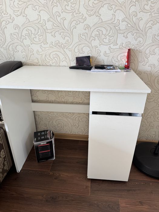 Продам письменный стол