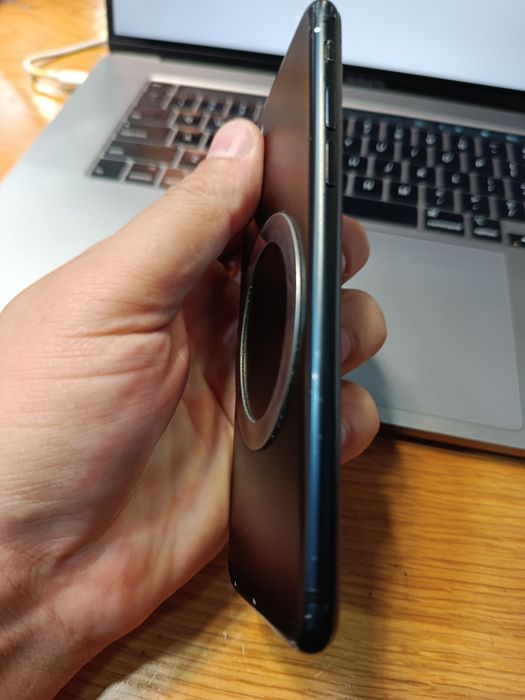 iPhone 7  32 gb 700ming
