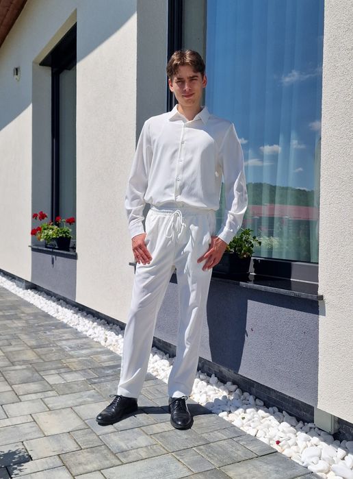 Înbrăcăminte alba de botez