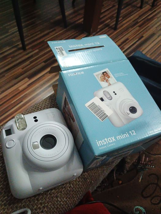 Aparat foto instax mini12 nou