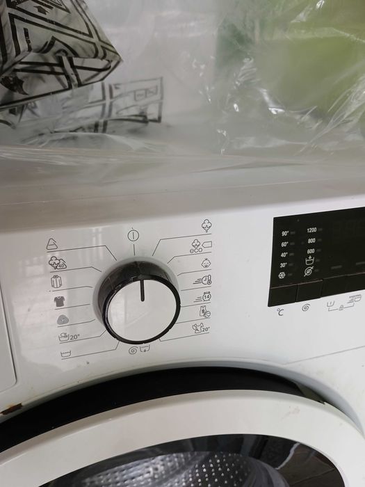 Mașina de spălat rufe Beko
