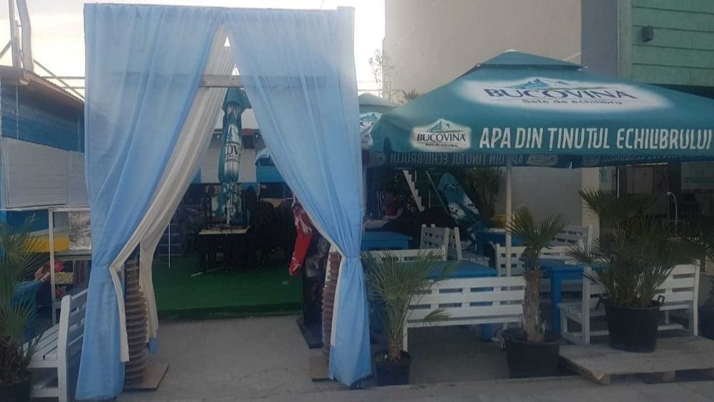 Spatiu de inchiriat FASTFOOD /sharomerie cu terasa/ASOCIERE