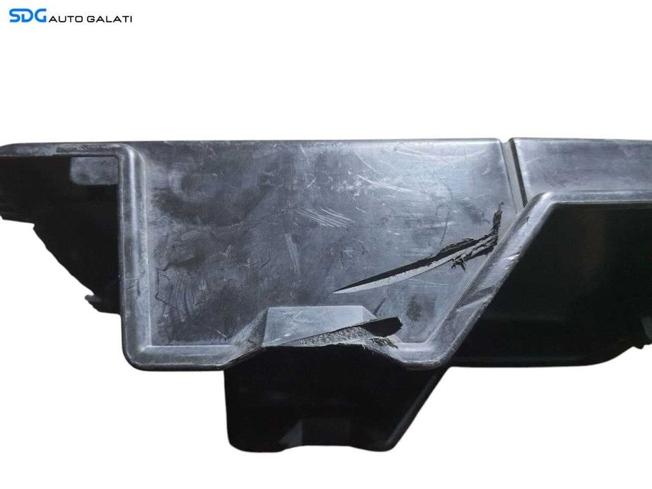 Capac Ornament Plastic Acumulator Baterie Volkswagen Passat B7 2010 - 2015 ( Zgârieturi Adânci în Laterală )[N2046]