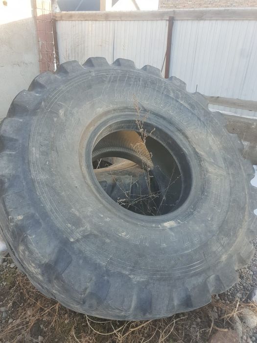 Резины на Погрузчик пятикубовый