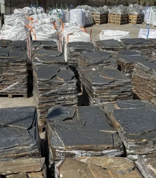 Гнайс Черен- неоформен, различни дебелини