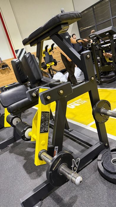 ТРЕНАЖЕР «ХАММЕР» сгибание ног стоя