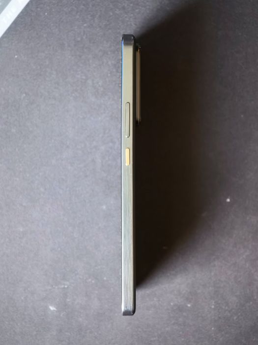 Realme GT 7 | 512 GB 12 RAM | 30 min fast charge | 7000 mah | Тройна камера