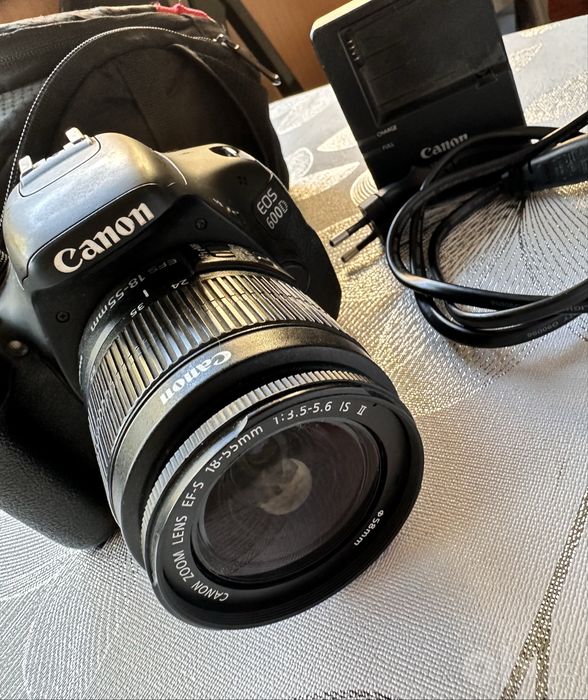 Canon EOS 600D  б/у зеркальный фотоаппарат