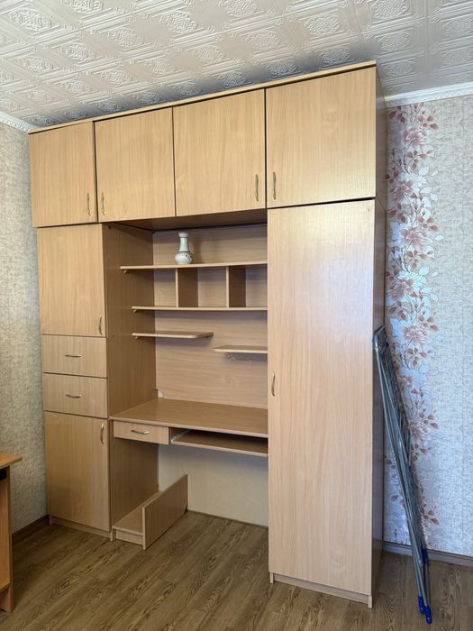 продам шкаф в нормальном состоянии