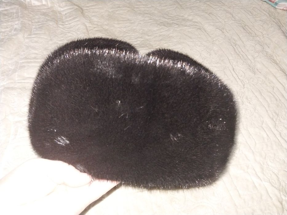 Продам шапку ушанку норковая.