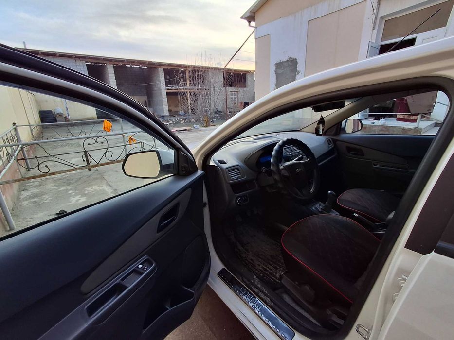 Cobalt moshinasi sotiladi