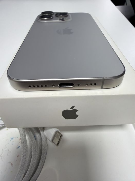 iPhone 15 pro 512gb