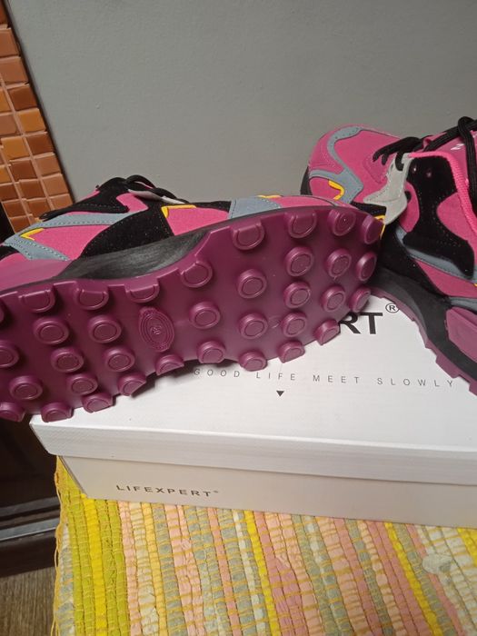 Кроссовки фуксия