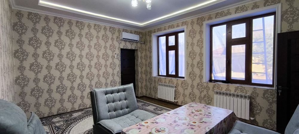 Zudlik bn xovli uy sotiladi Guliston Shah Davr market roparasida