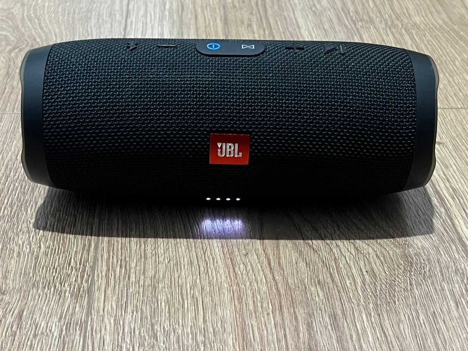 JBL Charge 3 bluetooth originala 100%,baterie ok,sunet puternic
