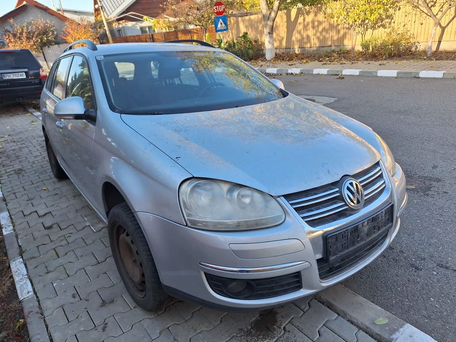 Capota ,aripi ,far dreapta i Vw Golf 5,la7w