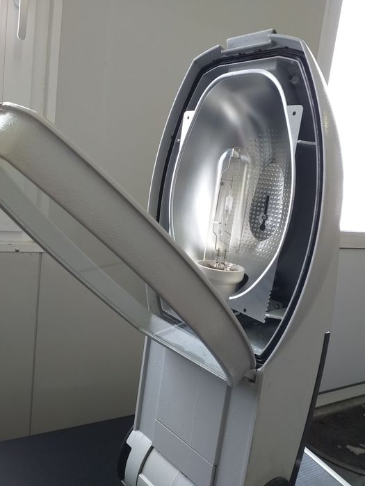 Улично осветление / улични лампи / осветителни тела / Trilux MK9711