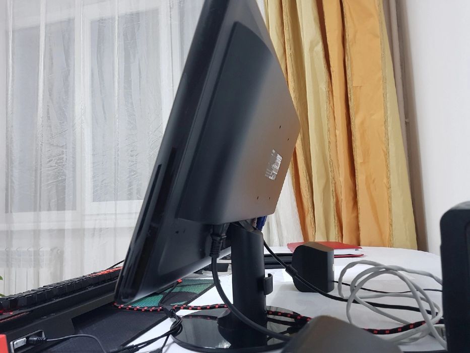 Монитор Philips23, 65ghz 22.5