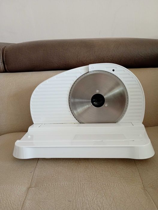 Електрическа машина за рязане на храна