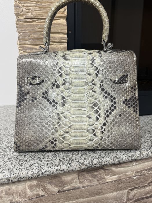 Сумка из кожи змей