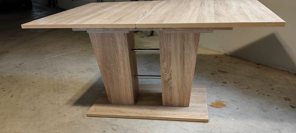 Masa dining/bucatarie