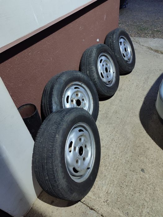 Titlu: Roti Ford Transit 195/70/15C
De vanzare 4 roti Ford Transit ech