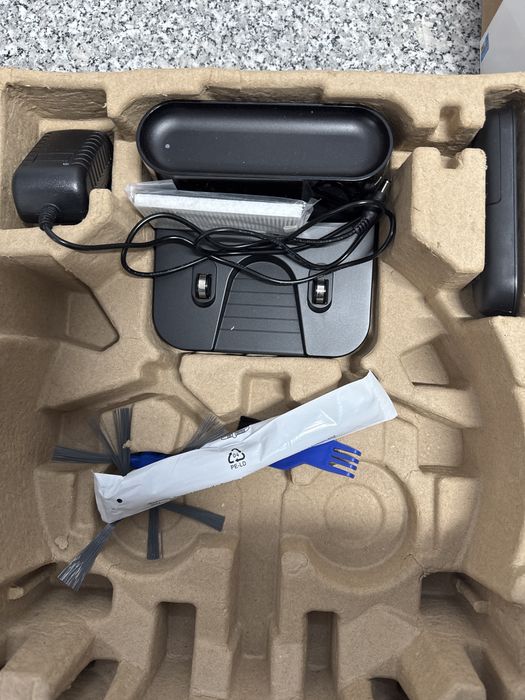 Aspirator robot Eufy S11